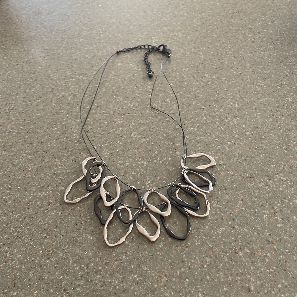 Choker necklace
